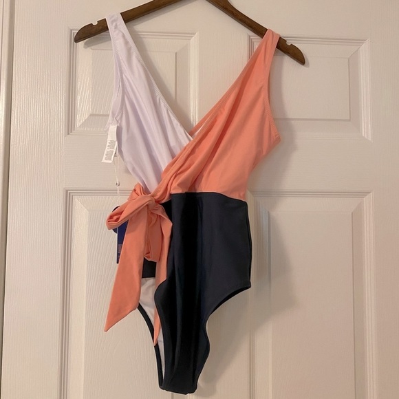 Cupshe Side-tie Colorblock Swimsuit - Picture 4 of 5